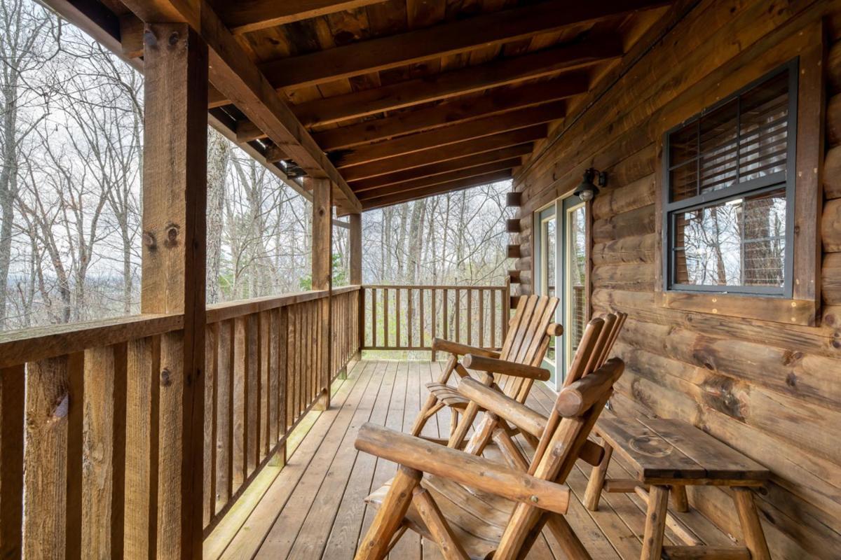 She Thinks My Tractor'S Sexy Villa Pigeon Forge Exterior photo